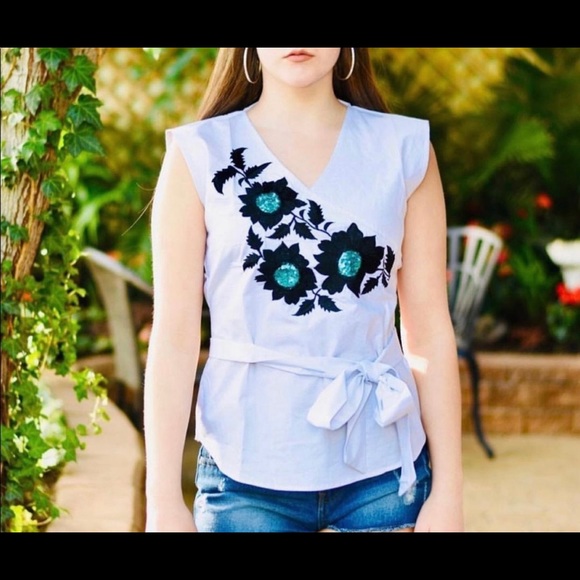 Cotton blouse with  embroedary &  sequence ❤️ - Picture 2 of 2